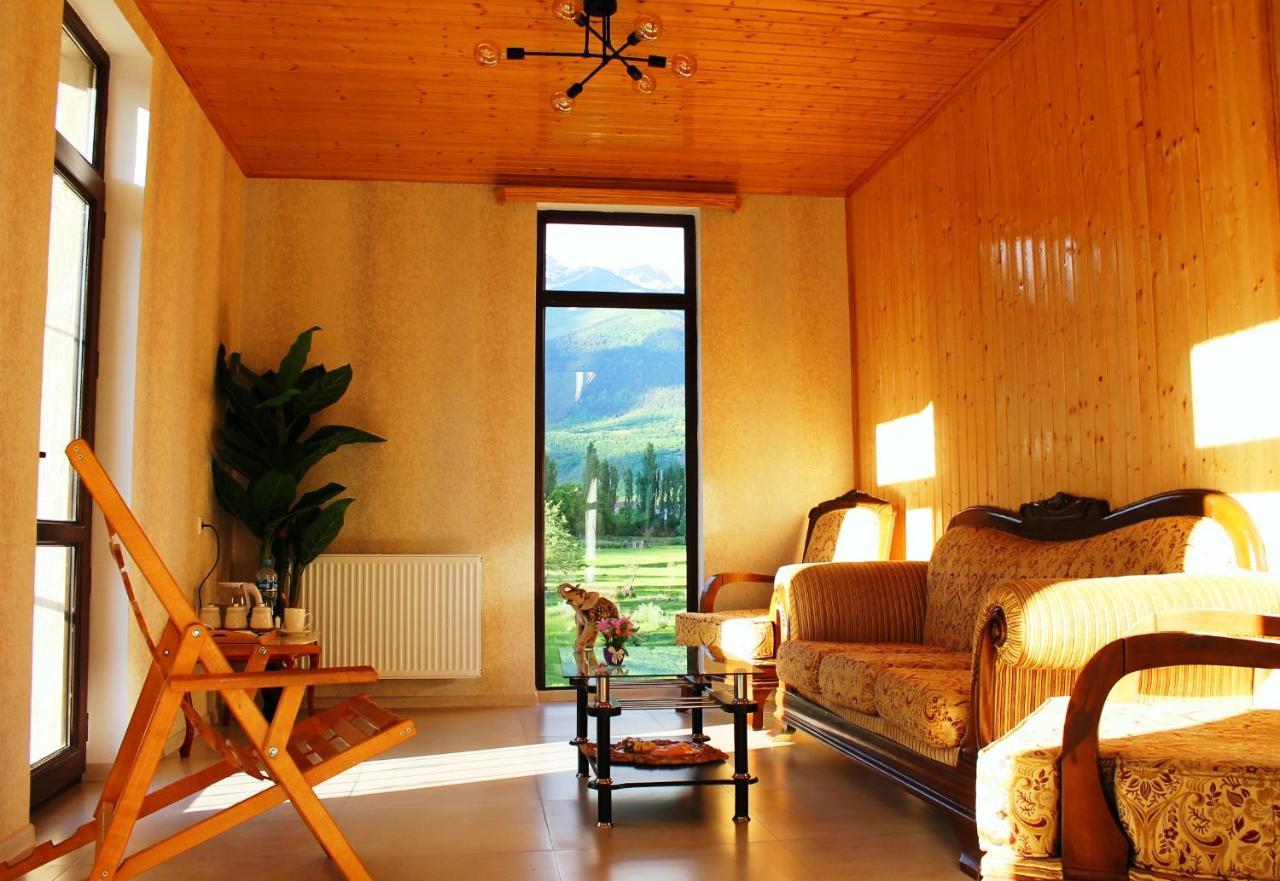 Hotel Marliza Mestia Bagian luar foto