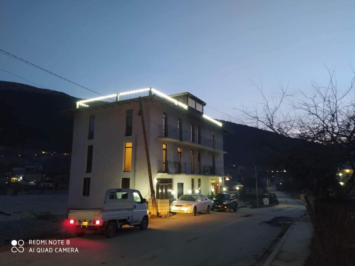 Hotel Marliza Mestia Bagian luar foto