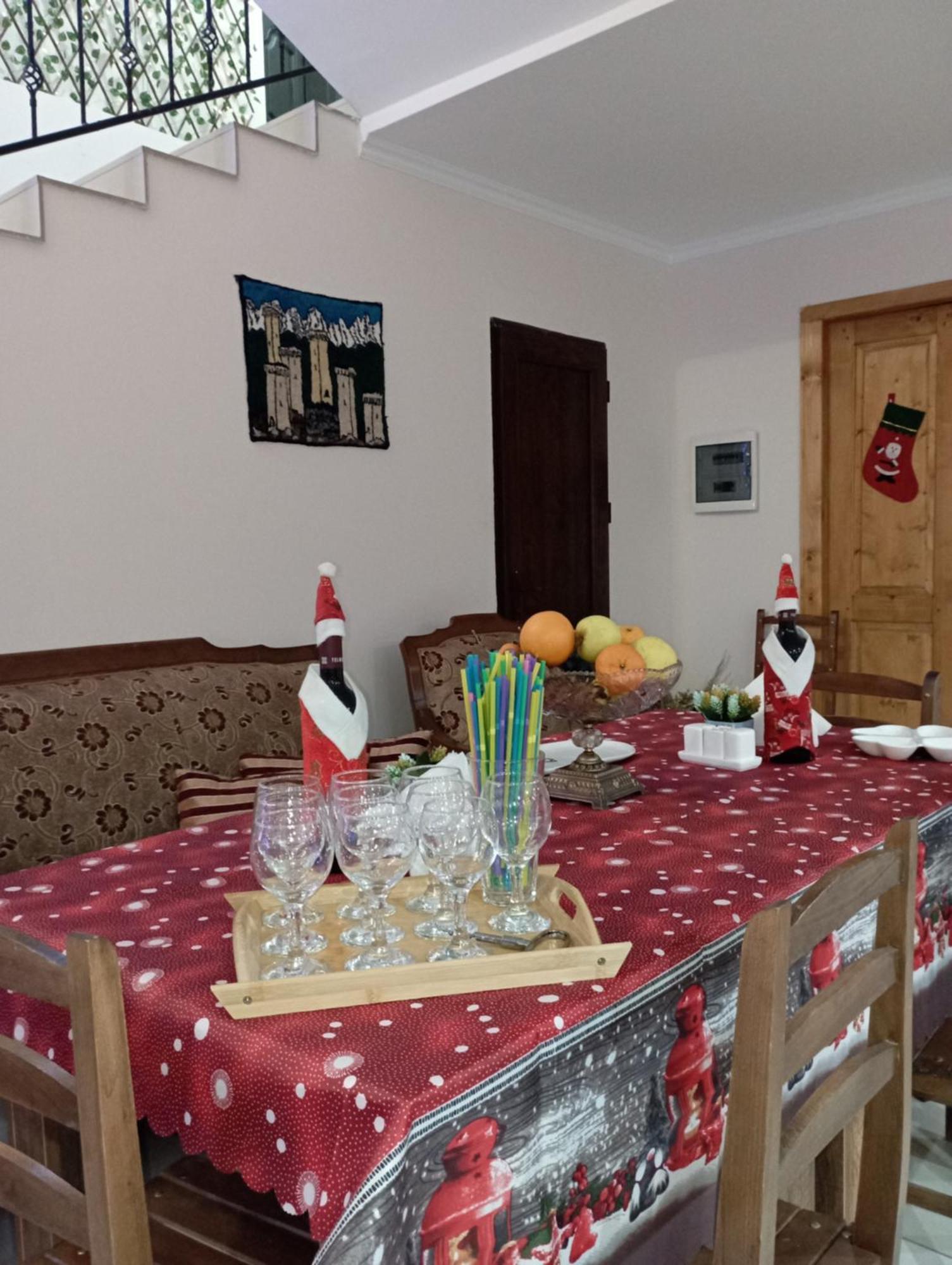 Hotel Marliza Mestia Bagian luar foto