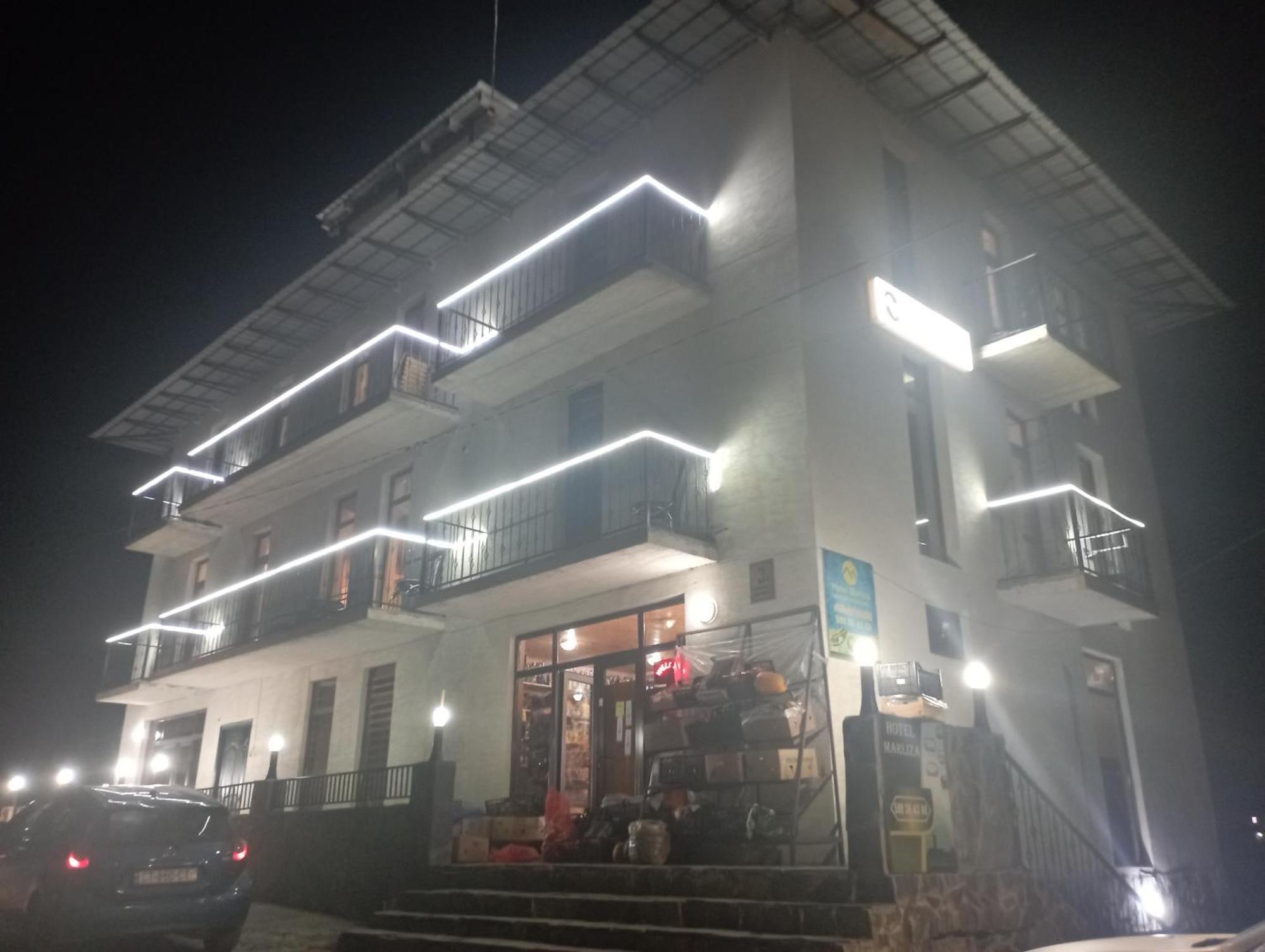 Hotel Marliza Mestia Bagian luar foto
